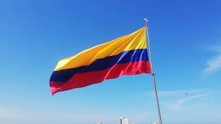 Bandera de Colombia desde el Castillo de San Felipe, Cartagena de Indias, Colombia