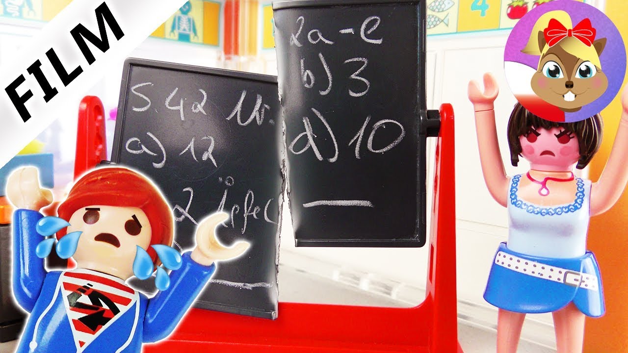 Playmobil Film polski | JULIAN PSUJE TABLICĘ W SZKOLE!  UCZEŃ DEMOLUJE KLASĘ | Wróblewscy