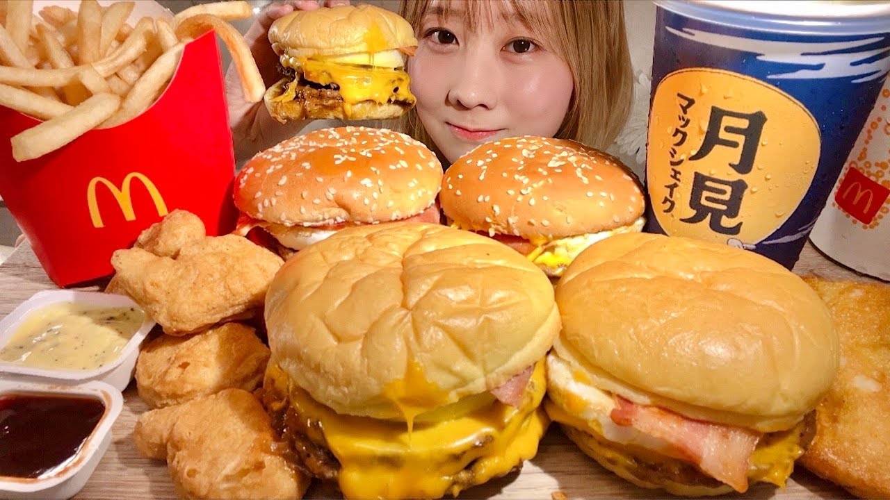 ASMR Японский Tsukimi Бургер от McDonald’s【русские субтитры】【Mukbang/ Eating Sounds】