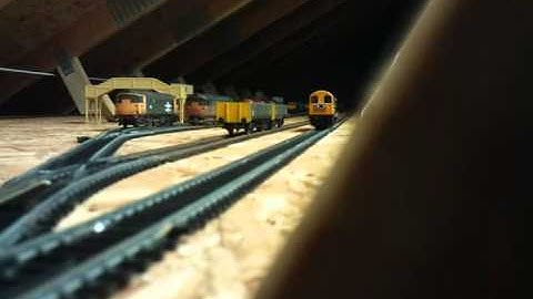 Bachmann Class 20 Lights and Howes Sound.