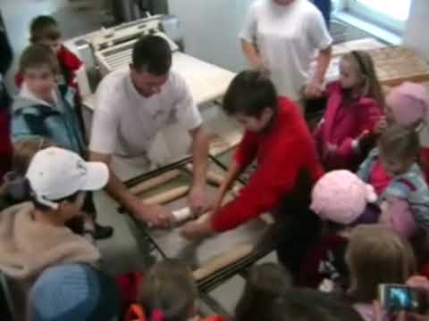 Video: Ako Piecť Ražný Chlieb V Pekárni
