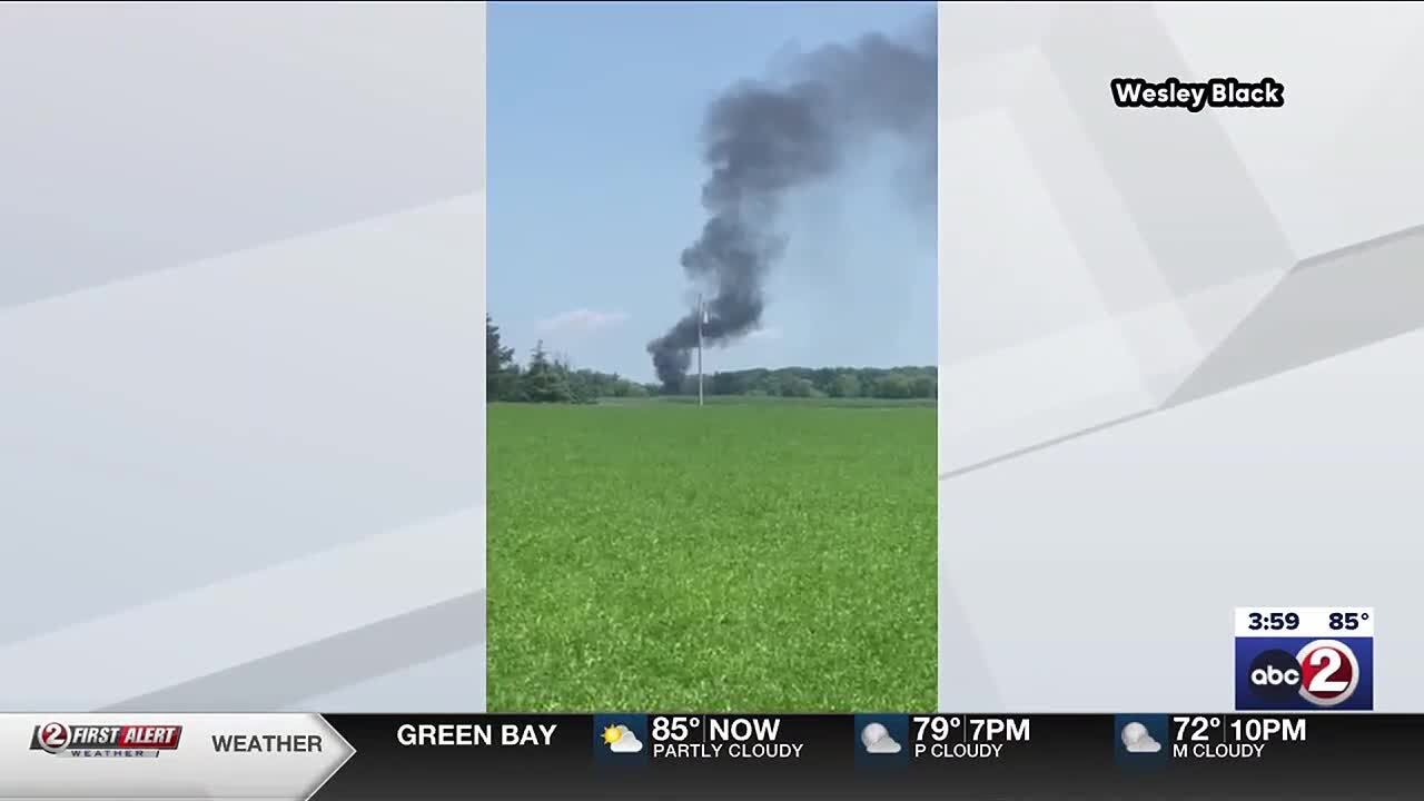 Plane crash near EAA AirVenture leaves two dead - YouTube