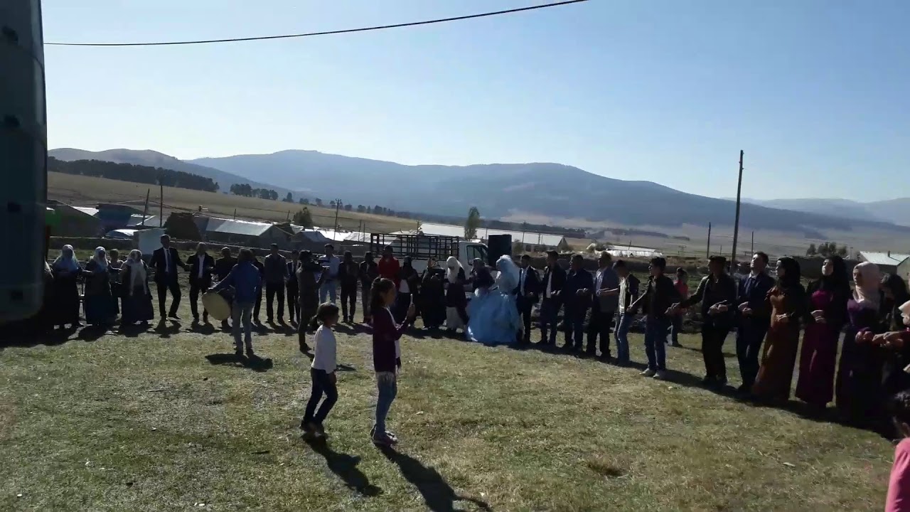 Grup zilan Sarıkamiş hamamli köyü muhteşem bir halay