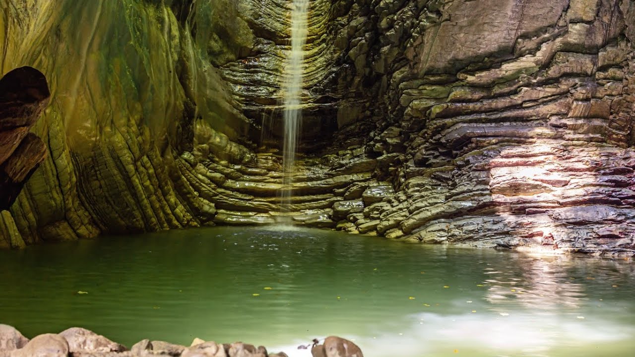 Свирское ущелье. Свирский водопад. Поселок Лазаревское. Сочи. Gorge, waterfall. Sochi. 