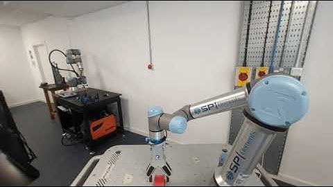 VR 180 3d Cobot training at Dundee and Angus college