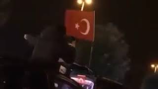 - Şehi̇tleri̇mi̇z Anisina Türk Bayrakli Konvoy