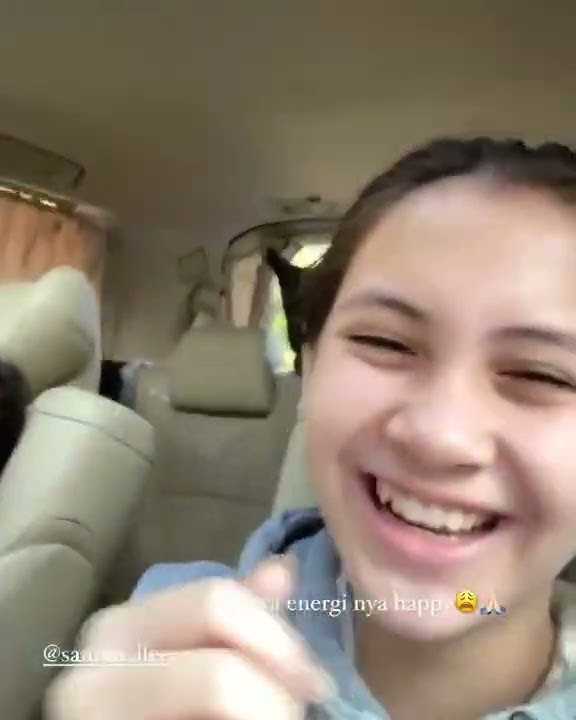 LUCUNYA SANDRINNA DAN SELLY NAIK MOBIL BARU😉 SUPAYA ENERGINYA HAPPY 😀