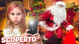 GIORGIA SCOPRE BABBO NATALE CHE ENTRA DI NASCOSTO NELLA NOSTRA NUOVA CASA!