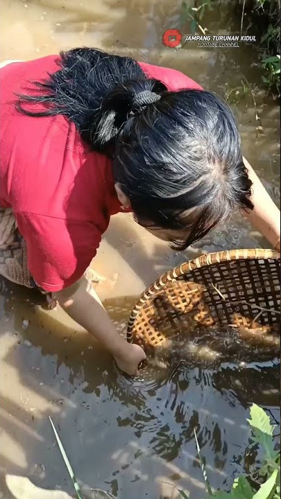 Pesona GADIS DESA IDAMAN Cantik dan Sholehah || Indonesian Girl Rural Life #shorts