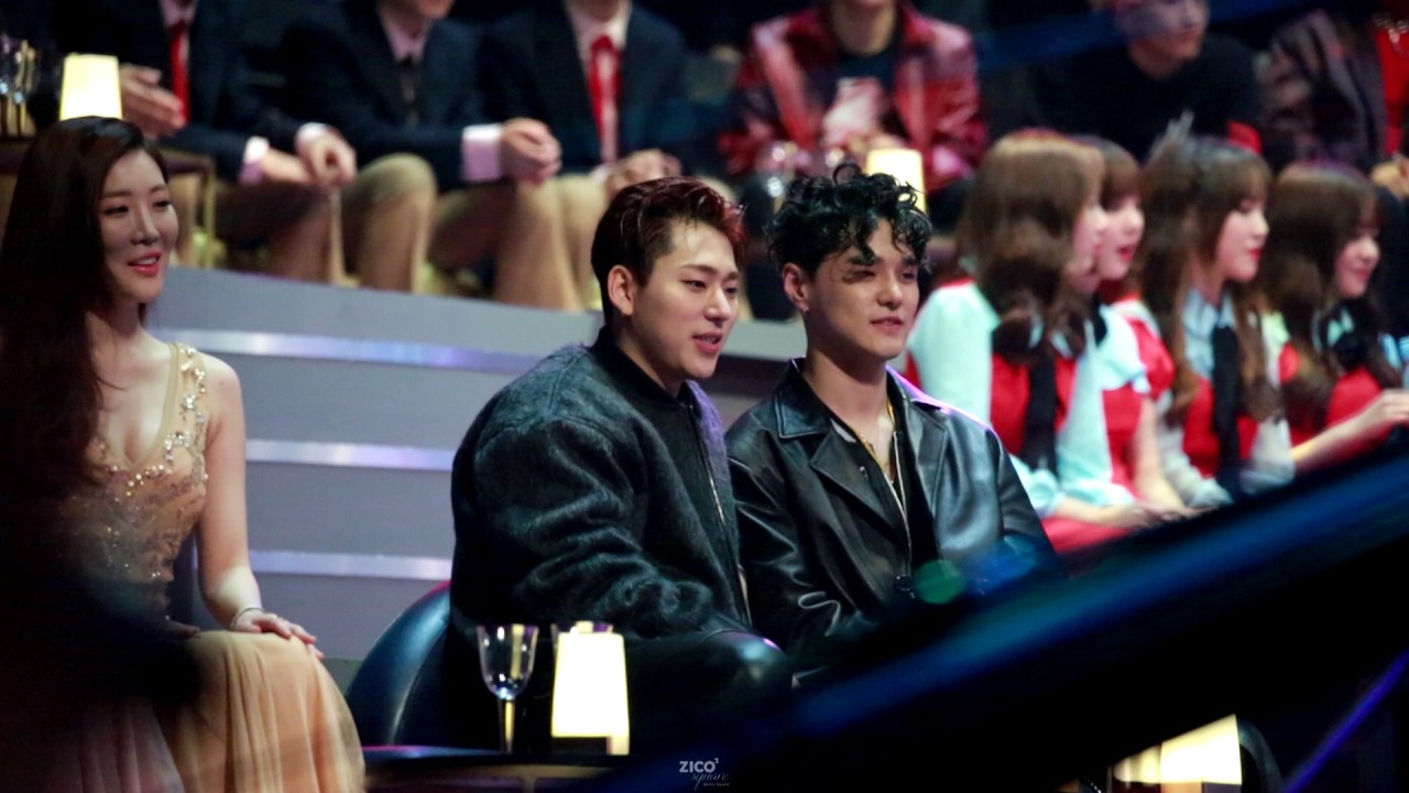 [ZICO²] 161202 ZICO (지코) 직캠 - Twice Cheer up 대기석 리액션 (in 2016 MAMA)