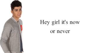 Download lagu One Direction   Live While We're Young  Lyrics   Pictures )
