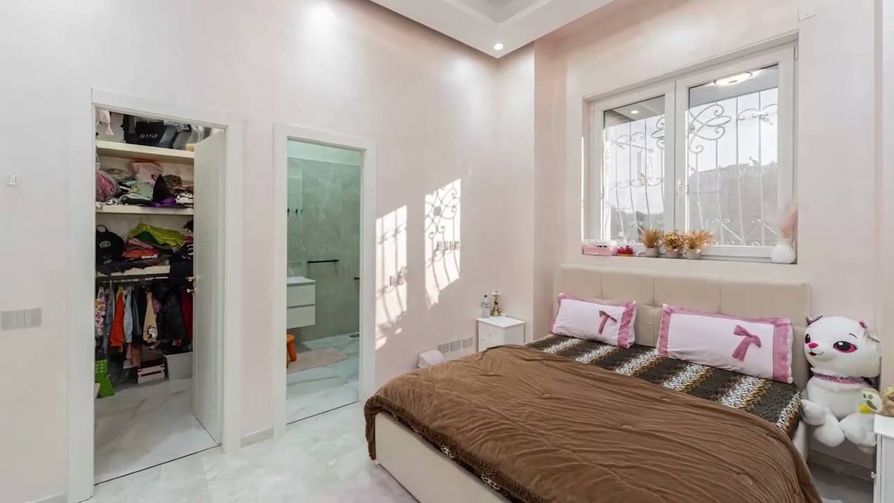 Nova Milanese CASA SU DUE LIVELLI SUDDIVISIBILE IN DUE UNITA'