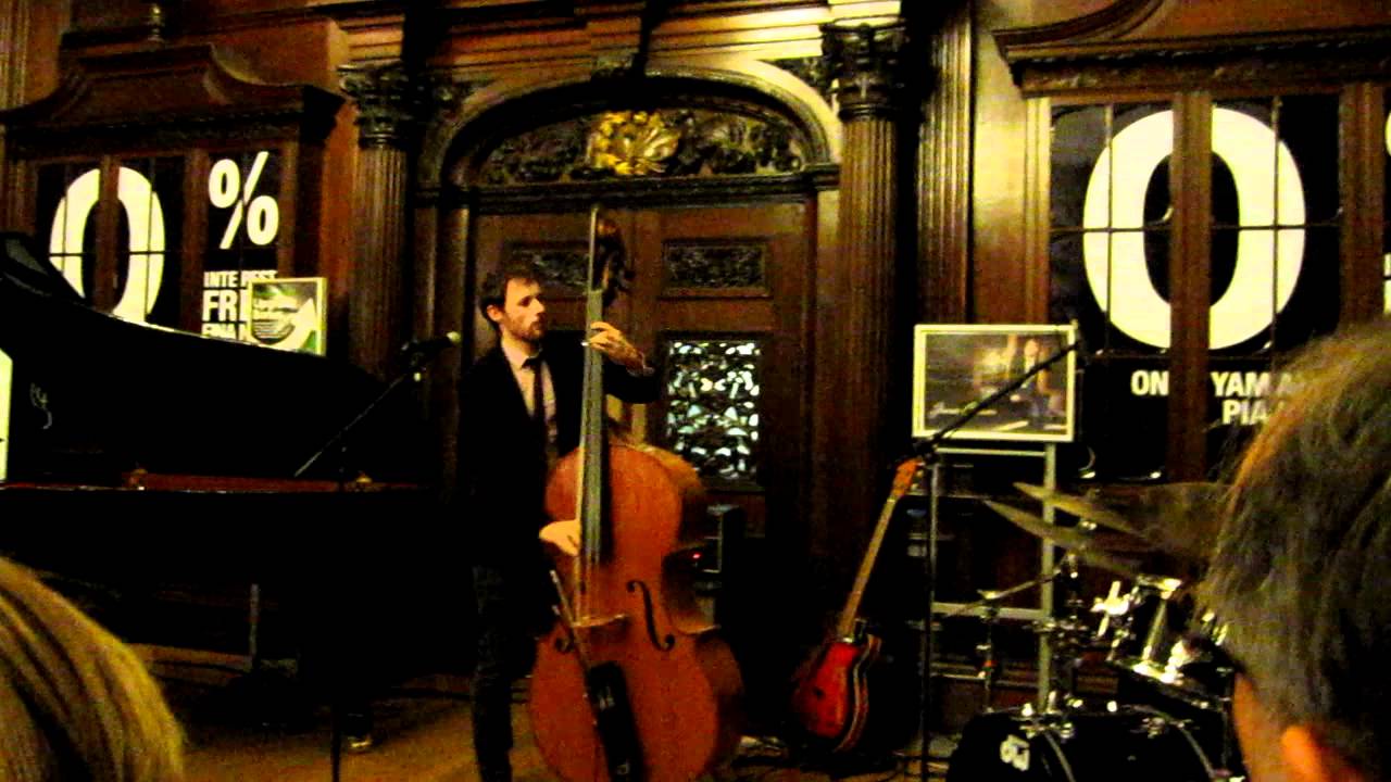 Jamie Cullum - I Get A Kick Out Of You (Live at Chappell of Bond Street, 1/12/2011 - 720p HD) Jamie Cullum - I Get A Kick Out Of You (Live at Chappell of Bond Street, 1/12/2011 - 720p HD)