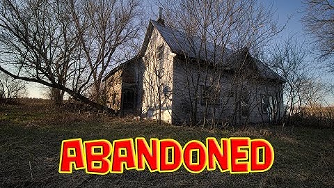 Abandoned Farm House with Everything Left Behind! (WHERE DID THE GO??)