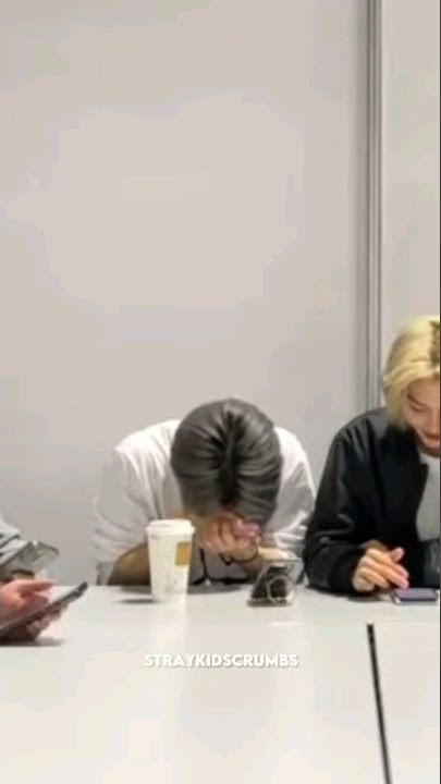 Members reaction when Han got coffee in his eye 😅 #straykids