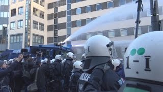 Schwere Ausschreitungen - Wasserwerfereinsatz bei Pegida-Demo in Köln am 09.01.16 + O-Ton