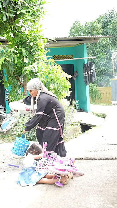 Felisha Jatuh dari Sepeda