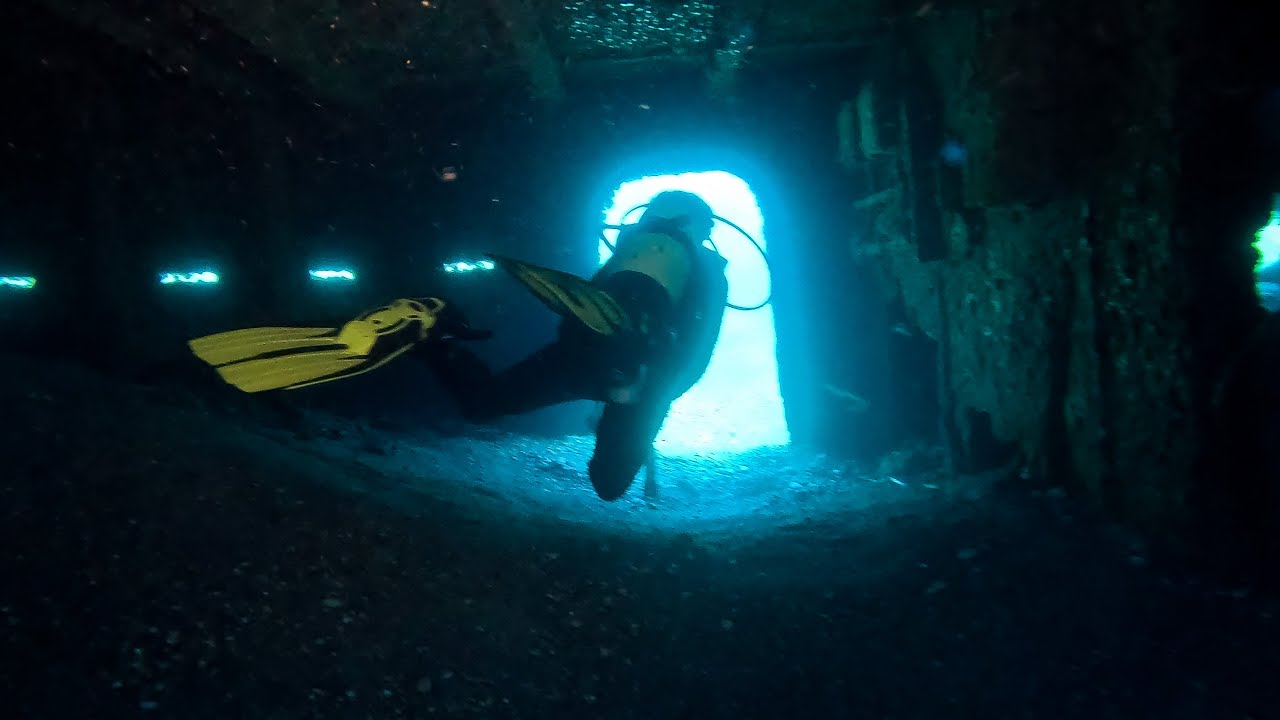 Ponza. Diving the WW2 wreck, Liberty LST 349