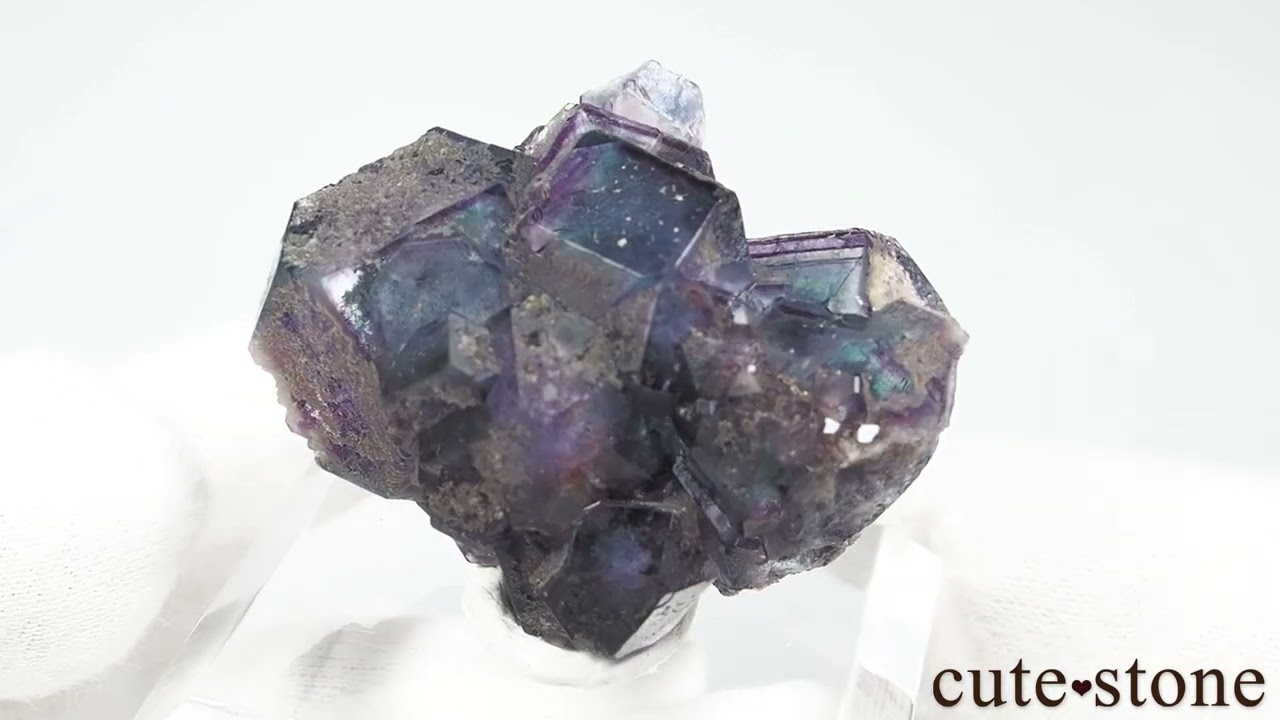 ナミビア Okorusu Mine産 フローライトの原石 No.64 - cute stone -