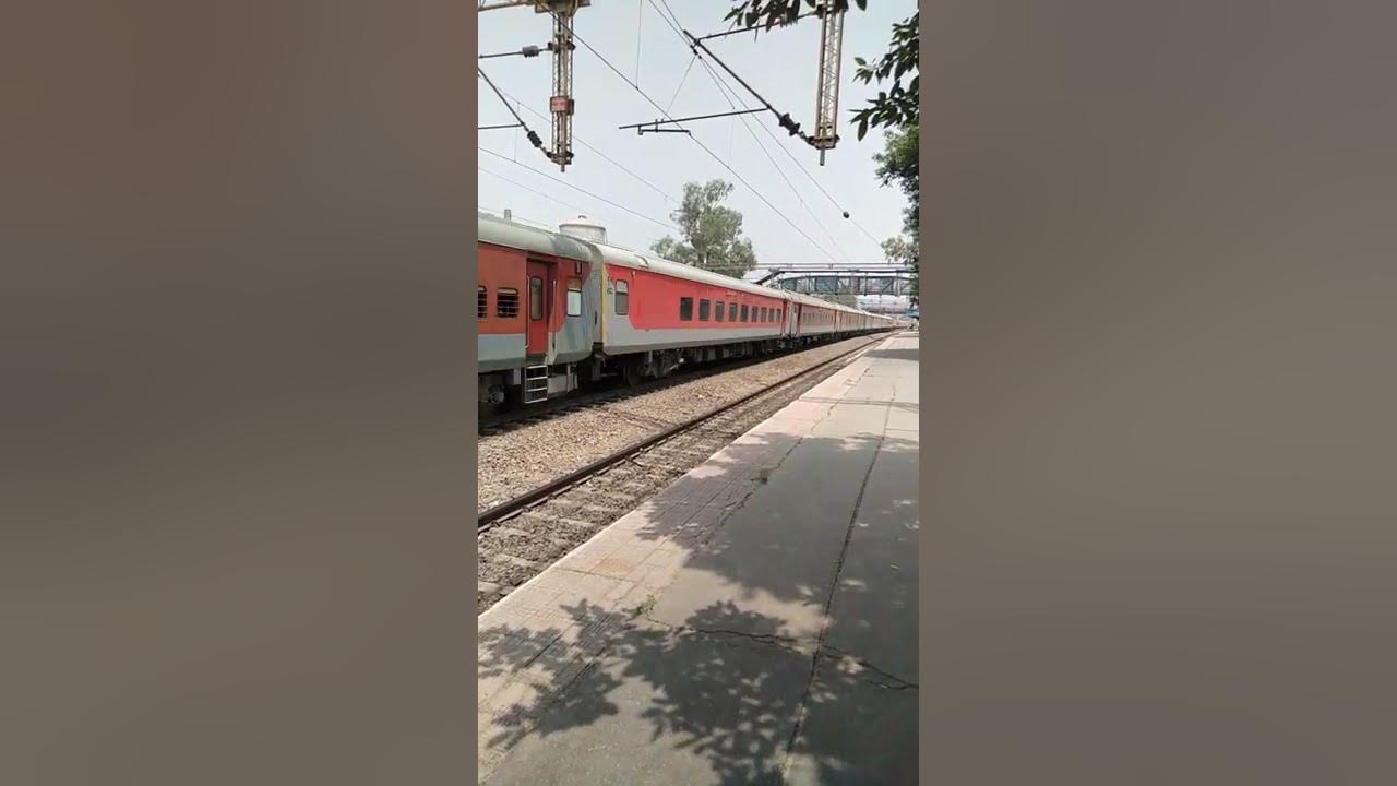 Mahabodhi Super fast Express 12398 New Delhi to Gaya Junction #shorts # ...