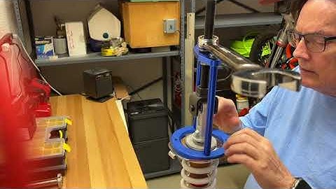 Installing Xtrig Preload Adjuster on KTM 690, Using Motion Pro Shock Spring Compressor