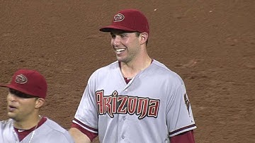 ARI@CIN: Parra makes sliding catch for the final out