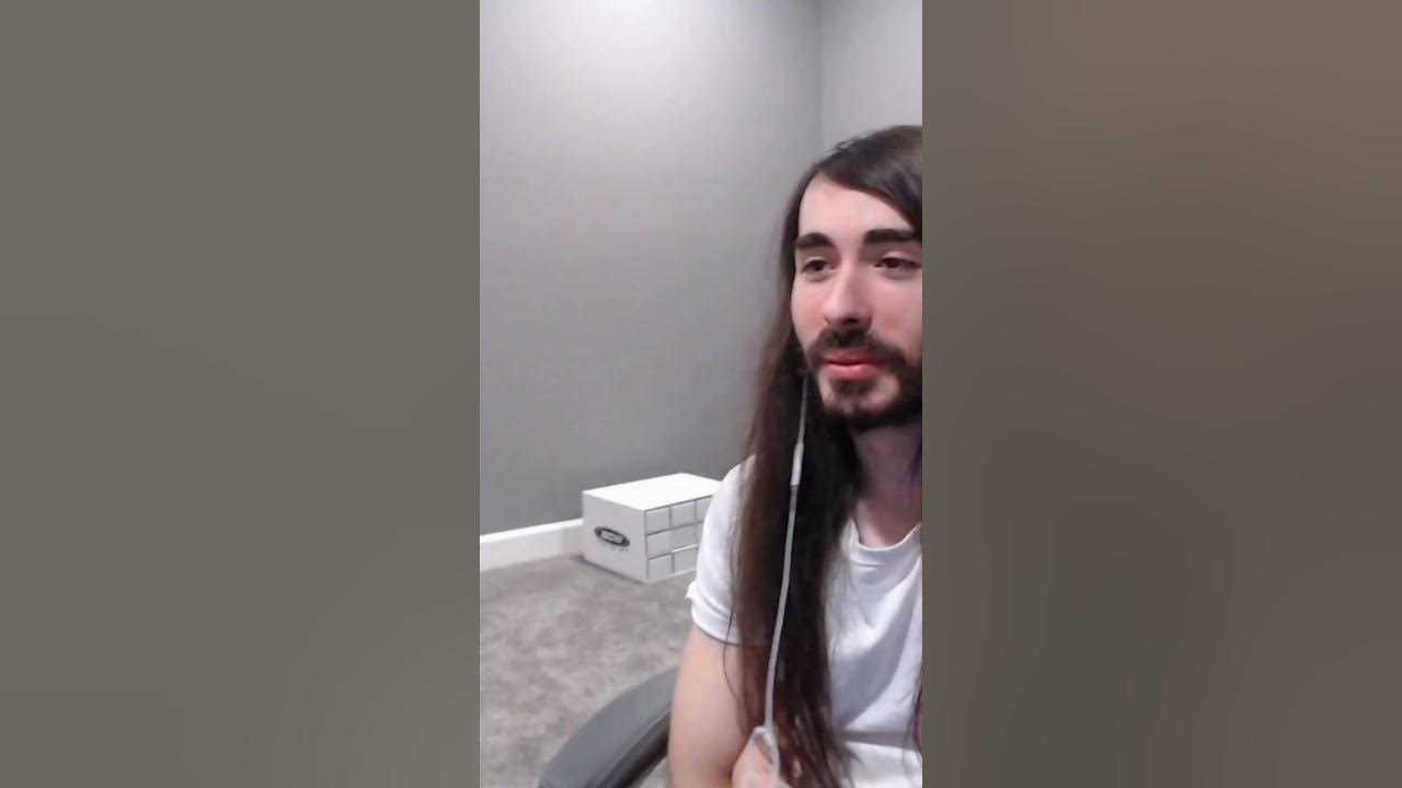 Charlie Appears on the Streamer Awards (moistcr1tikal) YouTube