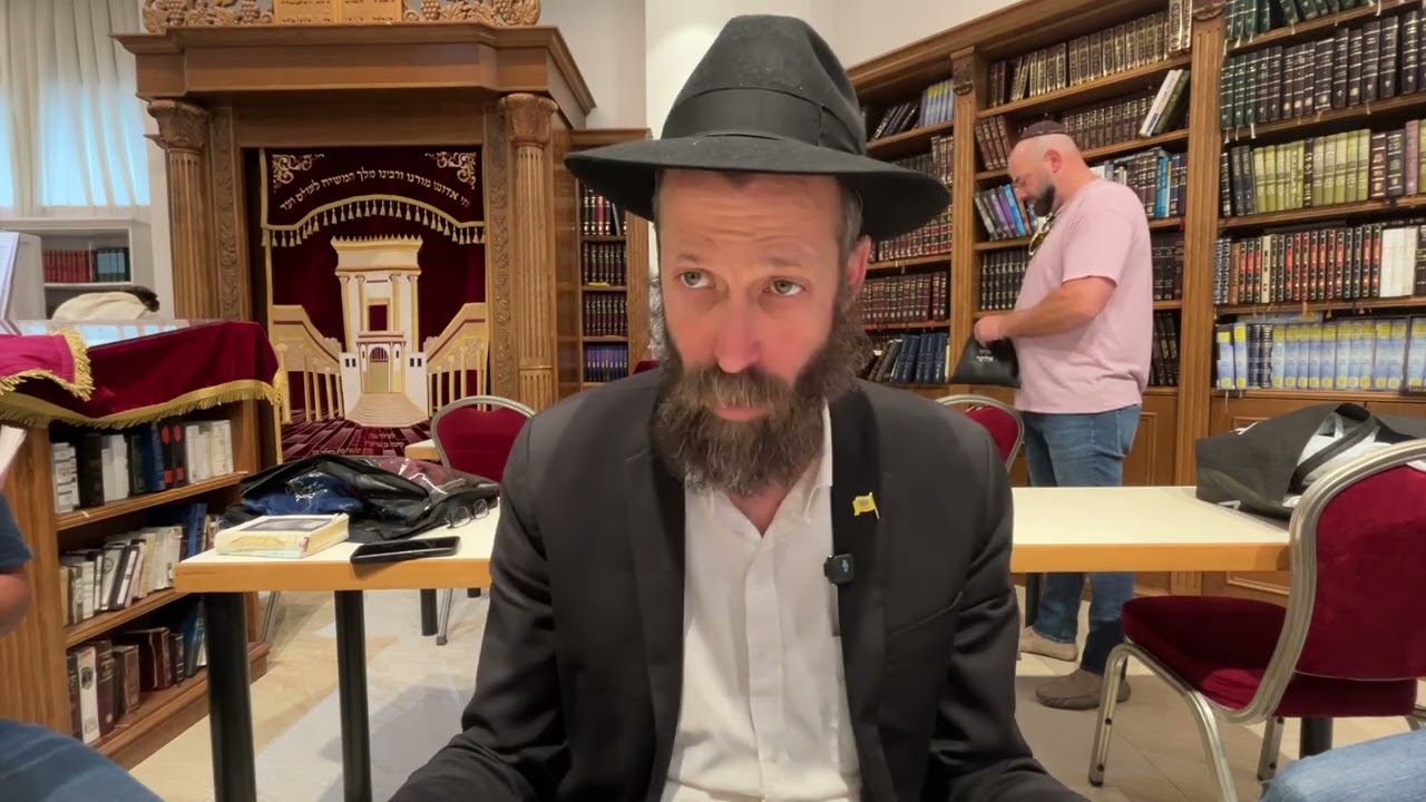 חי בתצפית: איך המחשבה שה' רואה אותנו משנה הכל - הרב מנחם מיידנצ'יק, כ"ז ניסן | פרק מ"ב