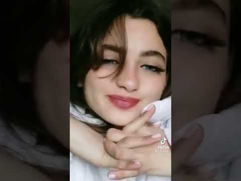عيناها نزفها مشتكاها