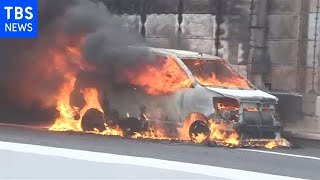 千葉・浦安の首都高湾岸線上で車が炎上、けが人なし