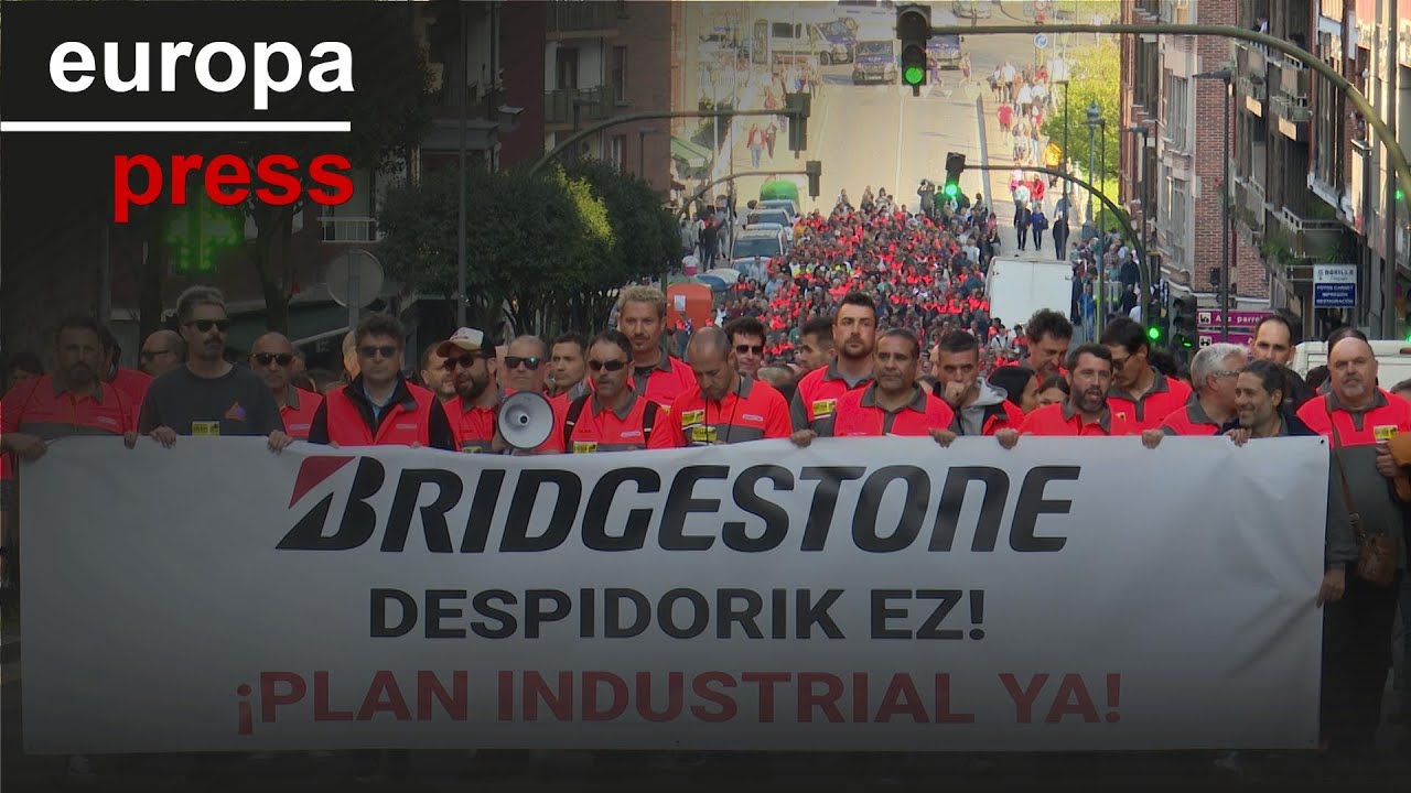 Miles de personas se manifiestan en Basauri contra los despidos en ...