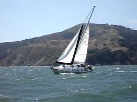 1980 Hunter 33 sailboat sailing next to Angel Island - YouTube