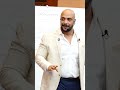 تعامل مع الجاهل بعِلمك، لا بجهله، فالقيمة الحقيقية تظهر في مستوى وعيك لا في مستوى خصمك😎