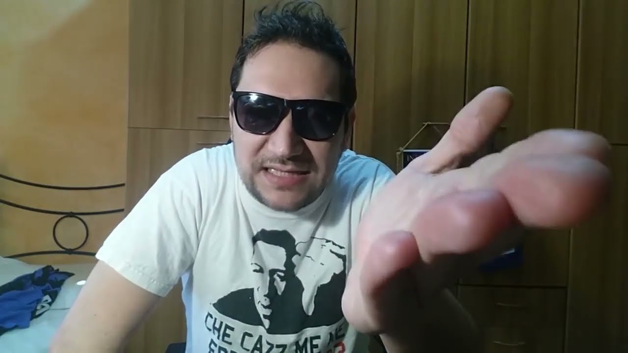 Io sposato non ho fallito,quello vive solo ha fallito_Che te ne freg,anche a 70 anni a casa staimuto