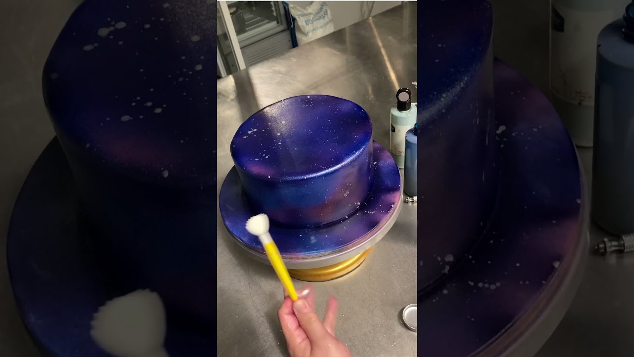 Airbrushing Galaxy Cakes