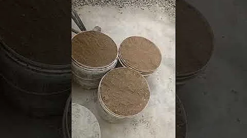 Qual a capacidade de uma betoneira de 120 litros?