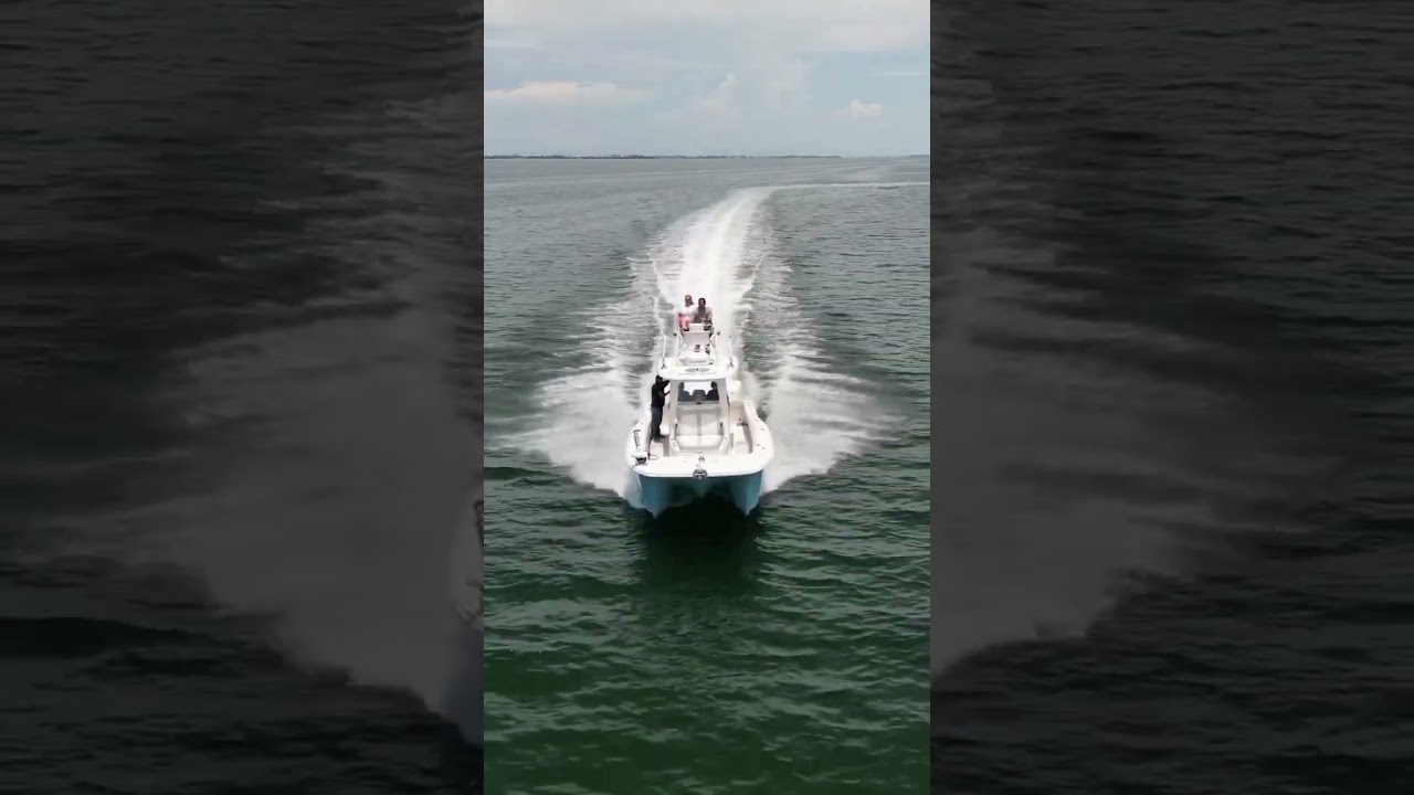 Brand new Calcutta 323 w/ Yamaha 350s, upper station & Garmin tech. 📧 phil@calcuttaboats.com