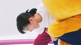 吉岡里帆、本気過ぎる相撲勝負！ポンタとガチ対決　ウェブ限定動画「すもう！UR　第一番」編