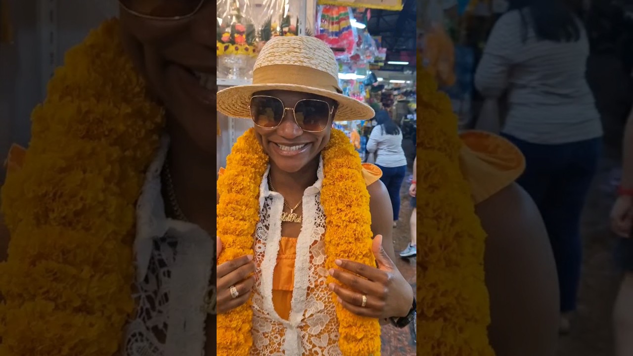 Bangkok series:Fresh flowers to start your Friday! Pak Khlong Talat 