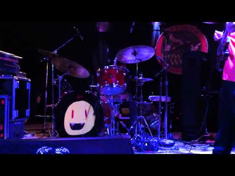 Mira Wednesday at The Howlin Wolf with Stanton Moore, Will Bernard & Robert Walter en YouTube Mira Wednesday at The Howlin Wolf with Stanton Moore, Will Bernard & Robert Walter en YouTube