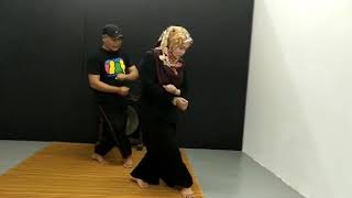 asas zapin (langkah silang sisi kiri & kanan )