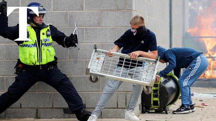 UK riots: clashes at Rotherham hotel housing asylum seekers