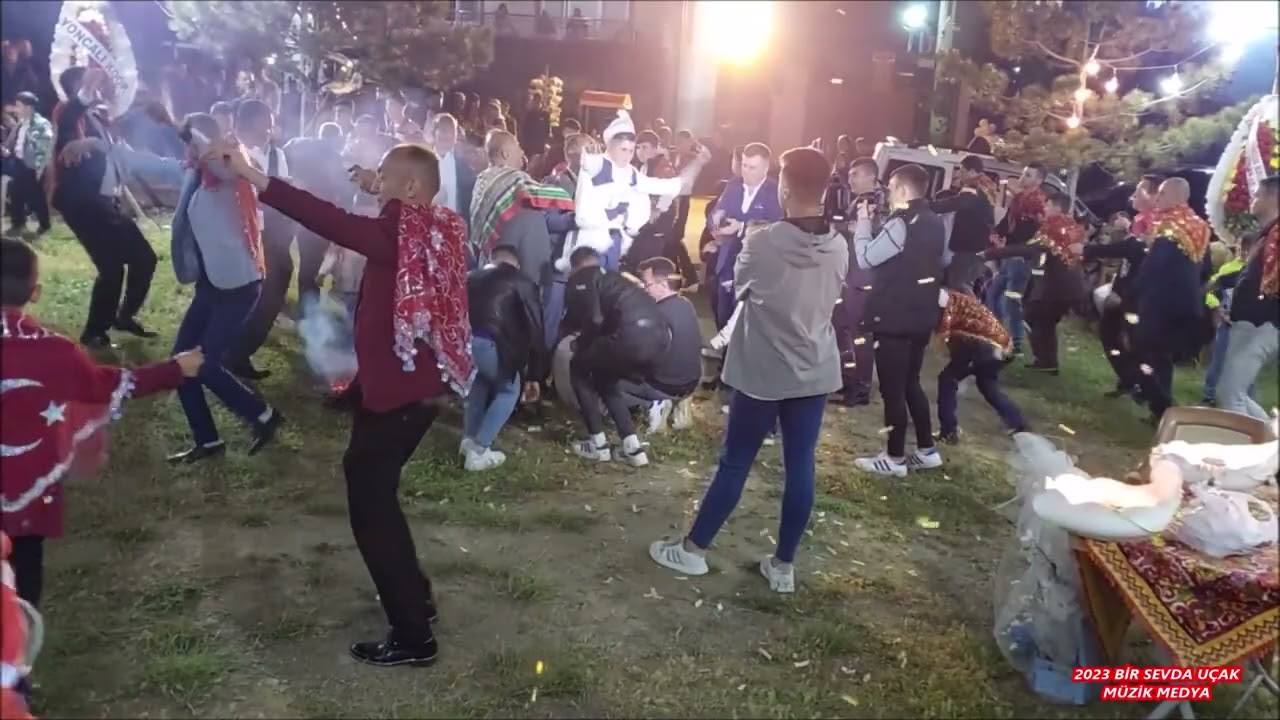 Aziz ve Ahmet Baltak Halil ibrahim şen Çiye vurdum kazmayı Çaldığım bağlama Çiçekdağı Hanavardım Han