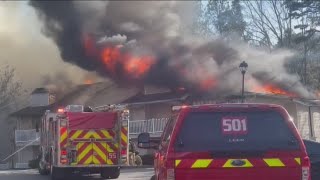 Plumes of smoke, flames rip through Marietta apartment building