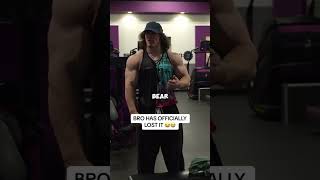 Sam Sulek fights a bear🤯