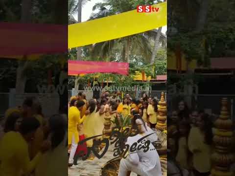 ಅಂಬಾನಿ ಮಗನಿಗೆ ಪೈಪೋಟಿ ಕೊಡು ರೇಂಜ್ ಅಲ್ಲಿ ಮದುವೆ ಆಗ್ತಾ ಇದ್ದಾರೆ😆 #trending#explorepage #for#reelstren#sstv ಅಂಬಾನಿ ಮಗನಿಗೆ ಪೈಪೋಟಿ ಕೊಡು ರೇಂಜ್ ಅಲ್ಲಿ ಮದುವೆ ಆಗ್ತಾ ಇದ್ದಾರೆ😆 #trending#explorepage #for#reelstren#sstv