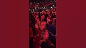 itzy dancing to god's menu at KCON 2022 LA #straykids #itzy #kcon2022la #shorts