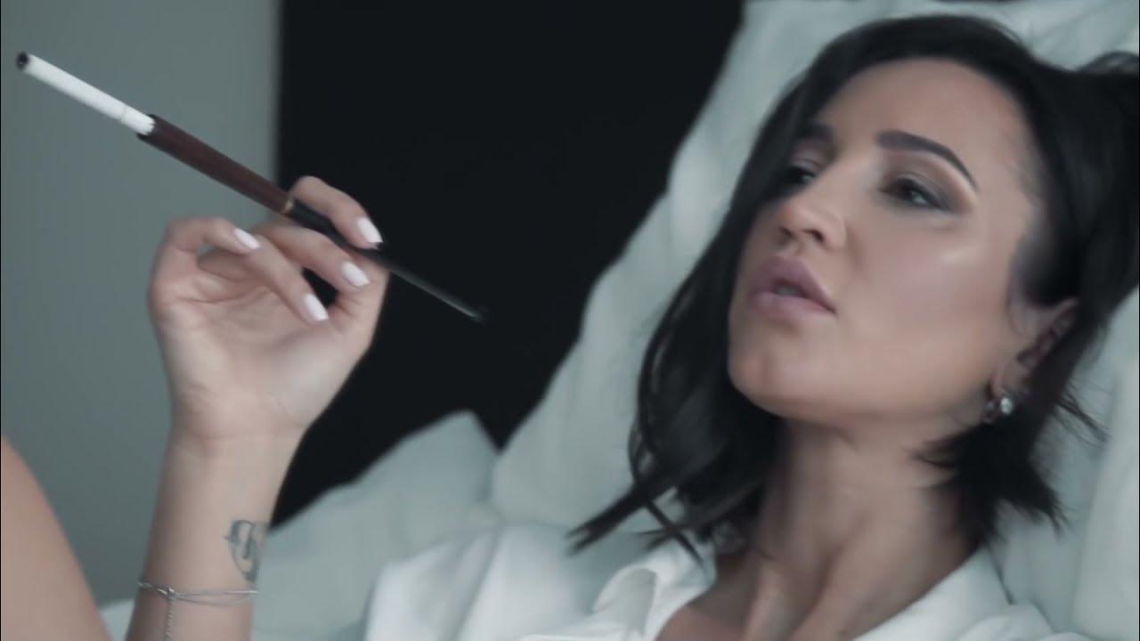 Я привыкаю я тебе рада. Я привыкаю я тебе рада. Я привыкаю я тебе рада. Бузова я привыкаю клип. Песня нас выбирают мы выбираем текс.