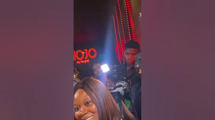 Moment Bola Oyin-Adejobi praise sing Faithia Balogun at Toyosi Adesanya birthday bash.