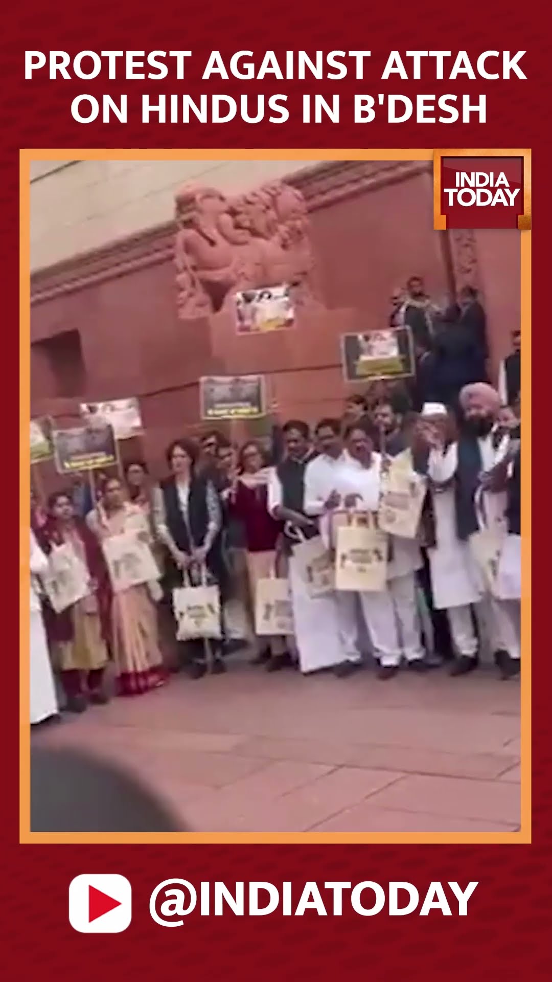 Priyanka Gandhi Leads 'INDIA' Bloc Leaders Protest Against Violence On Bangladeshi Hindus #shorts